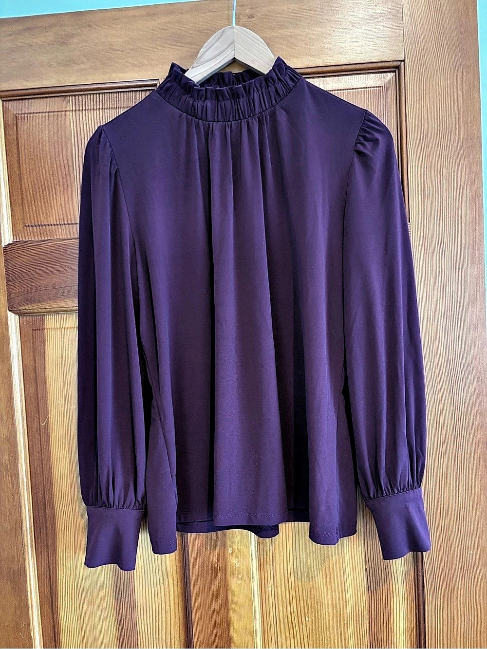 Ann Taylor Long Sleeve Blouse in Purple Size Medium Like New
